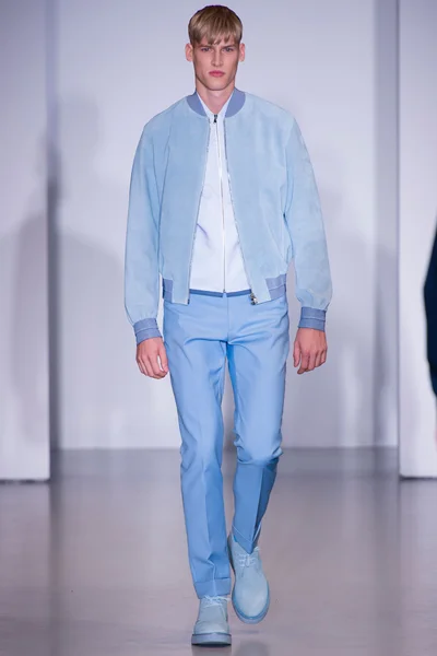 Look 27